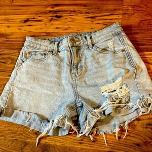 No boundaries shorts. Buyer is responsible for shipping